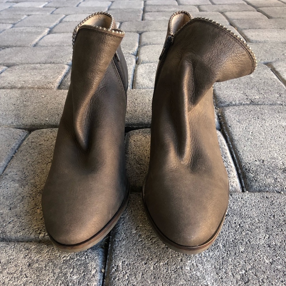 NWT Lucky Brand Pincah2 Studded Block Heel Booties in Gray size 10 - Picture 7 of 16
